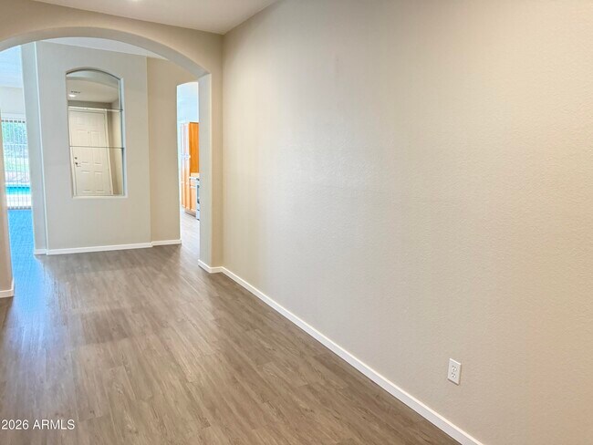 Building Photo - 212 S 124th Ave
