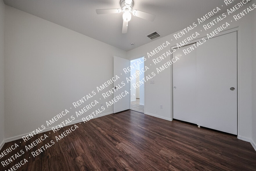 Building Photo - 29120 N Yellow Bee Dr