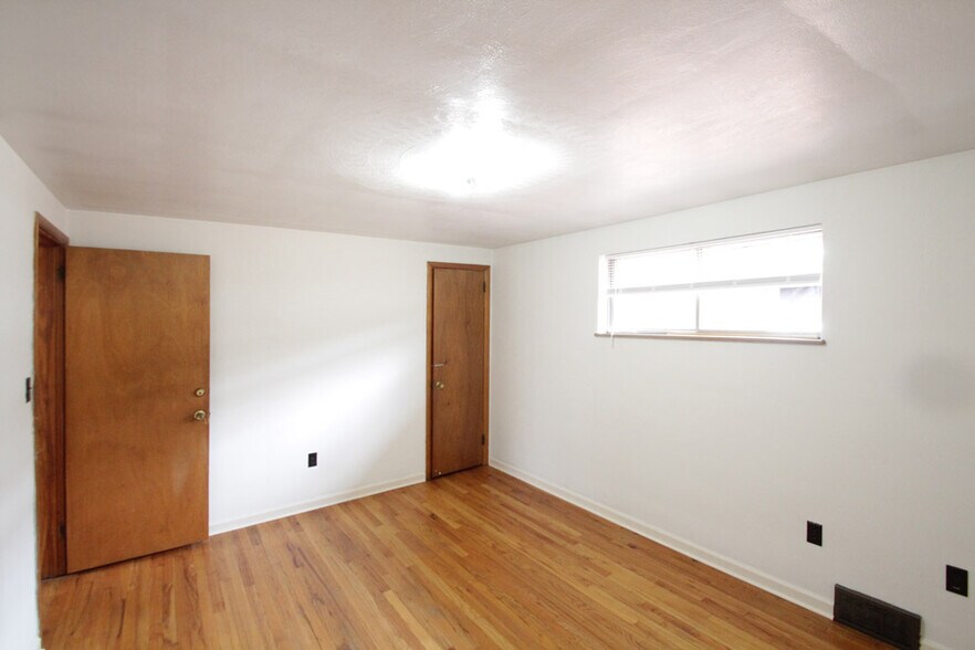 Building Photo - 419 Franklin Ave