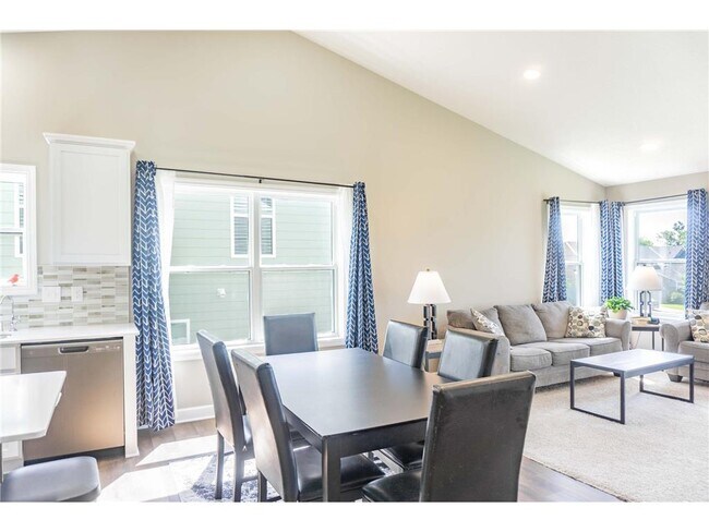 Building Photo - 1430 Nutmeg Cir