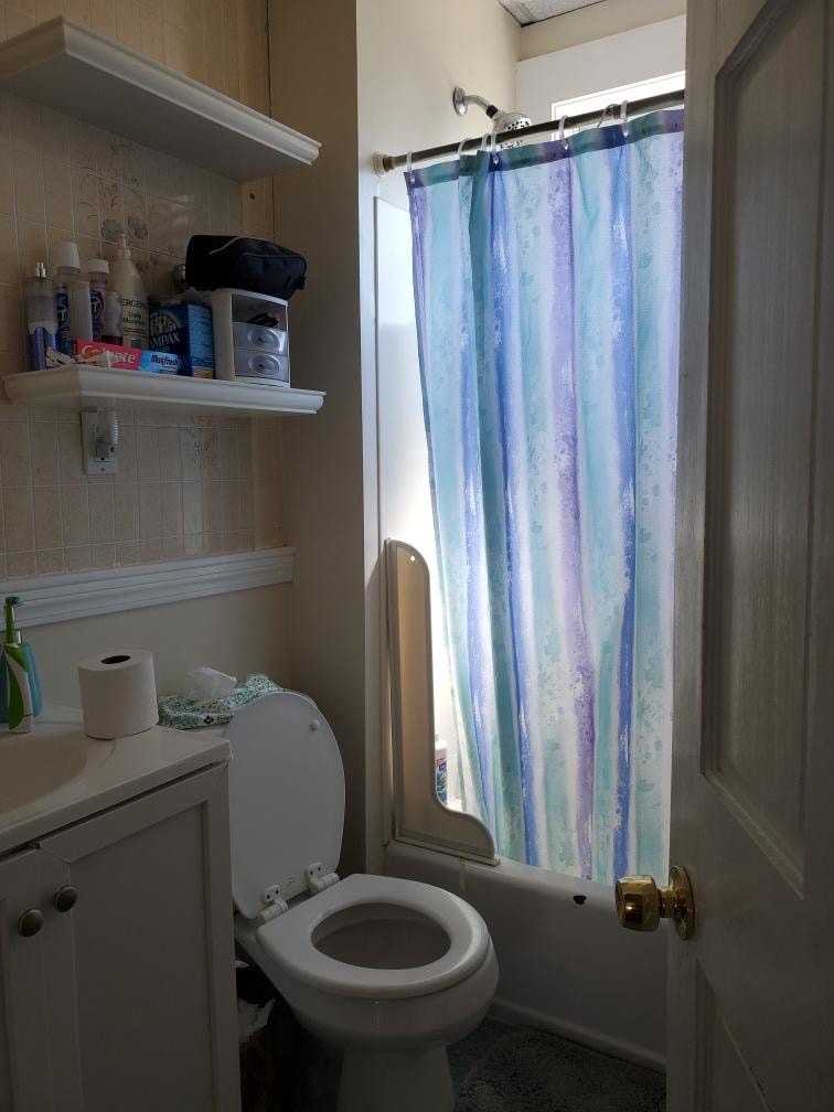 bathroom - 192 Front St