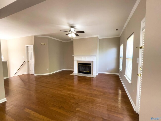 Building Photo - 107 Barrington Ct