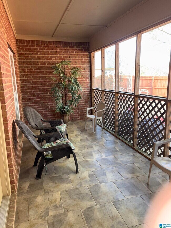 Building Photo - 805 Narrows Point Dr