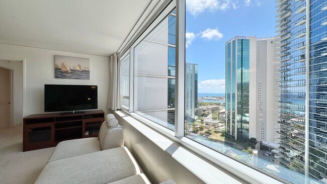 Building Photo - 2 BED/2 BATH FURNISHED UNIT AT HIGHLY DESI...