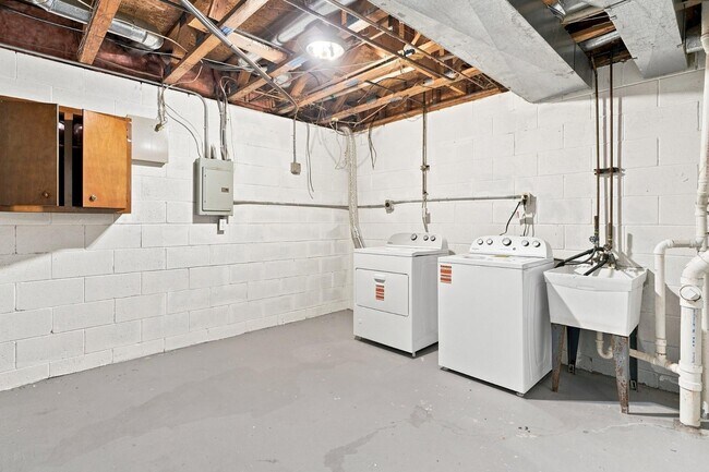 Building Photo - 2118 N Palmer St