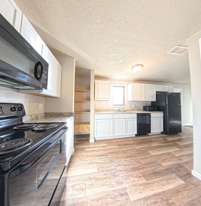 Building Photo - Updated 3 Bedroom 2 Bath Home-Located in Boone, IA