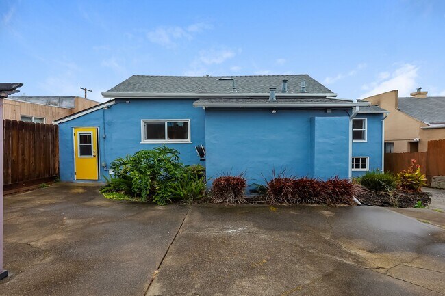 Building Photo - Beautiful 3 Bedroom Home In Millsmont!