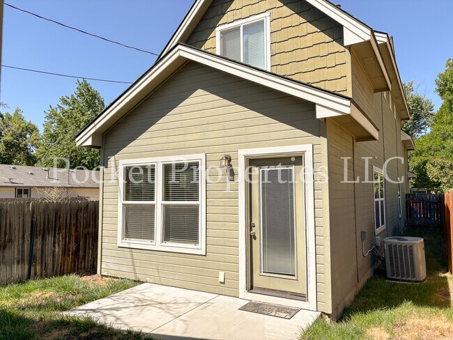 Building Photo - 1816 S Hervey St
