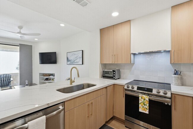 Building Photo - First-Floor 2-Bedroom Condo | The Racquet Club – Scottsdale