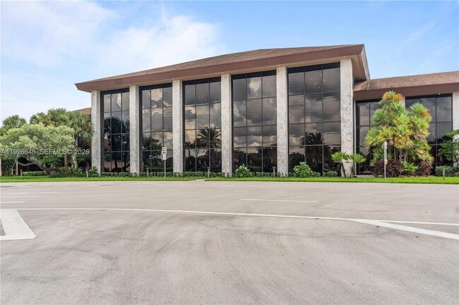 Building Photo - 13455 SW 9th Ct