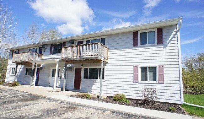 Primary Photo - Pineview Apartments