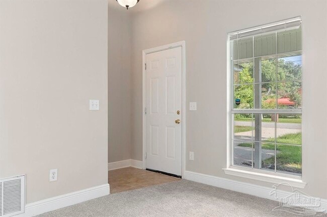 Building Photo - 6184 Green Acres Dr