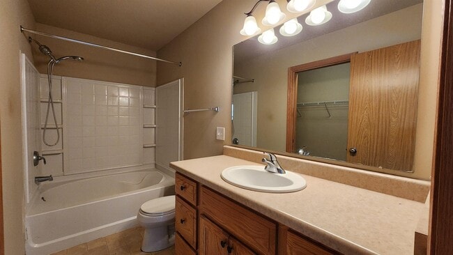 Building Photo - 9412 Briar Haven Dr