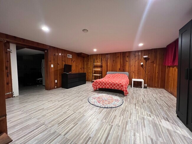 Living Space - 1532 Winford Rd