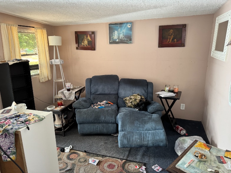 Building Photo - 4115 Aurora Rd