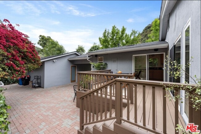 Building Photo - 3520 Mandeville Canyon Rd