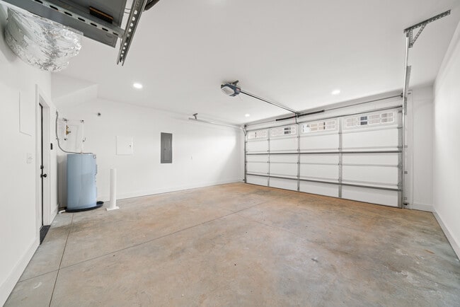 Building Photo - 1431 Spring Pointe Ln