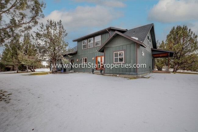 Building Photo - Beautiful Home On 10 Acres. Horse property