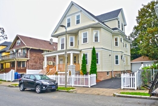 Building Photo - 30 Larchmont St
