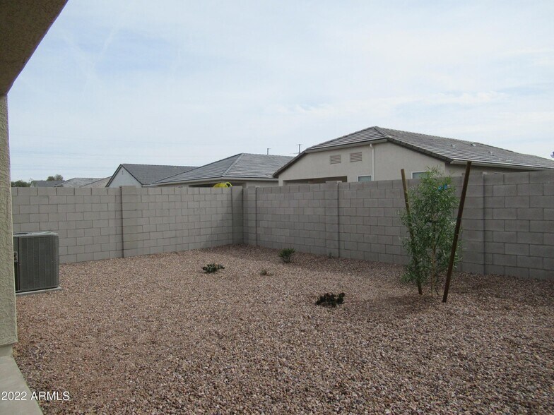 Building Photo - 4637 W Lemon Ave