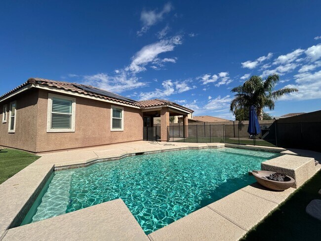 Building Photo - 15747 W Shaw Butte Dr