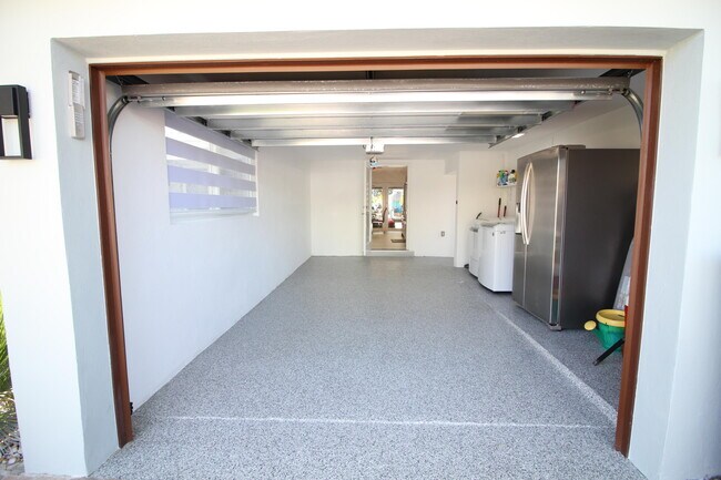 Building Photo - 2548 SE 14th St