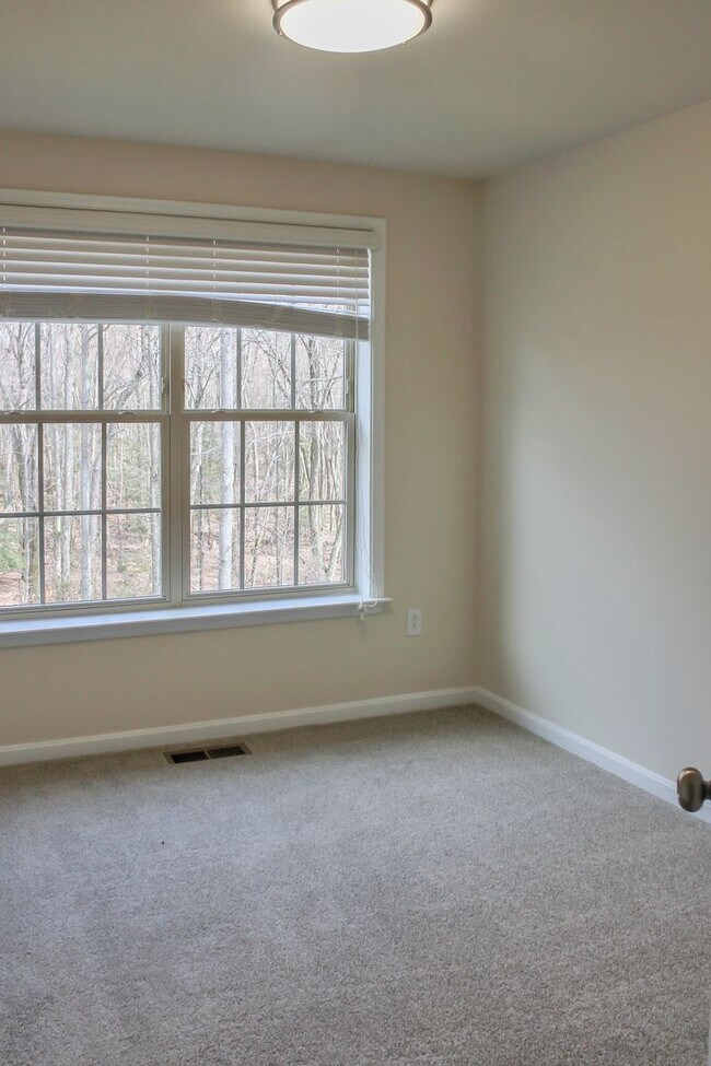 Building Photo - 15200 Lady Lauren Ln