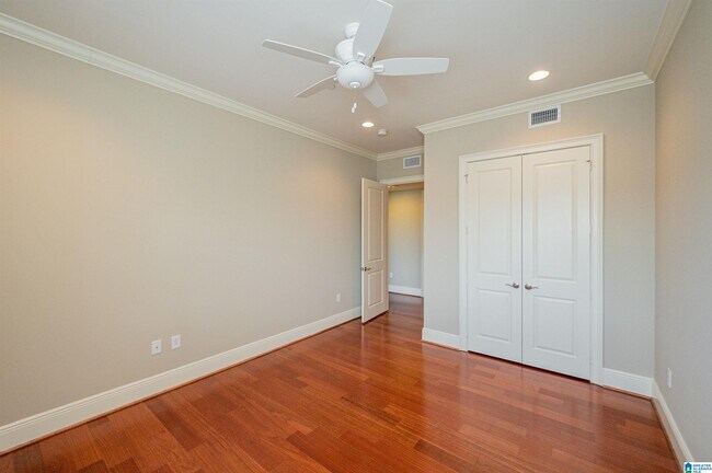 Building Photo - 350 19th St S