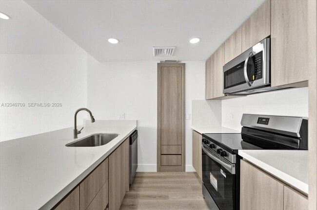 Building Photo - 2451 Brickell Ave