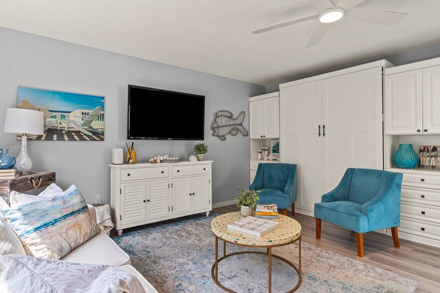 Building Photo - 1555 Tarpon Center Dr