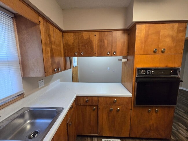 Building Photo - Remodeled 3-4 Br, 2 Bath Ranch style home, fenced in yard, garage, patio, full basement