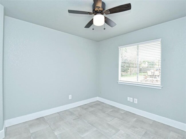 Building Photo - 1303 Green Terrace Dr