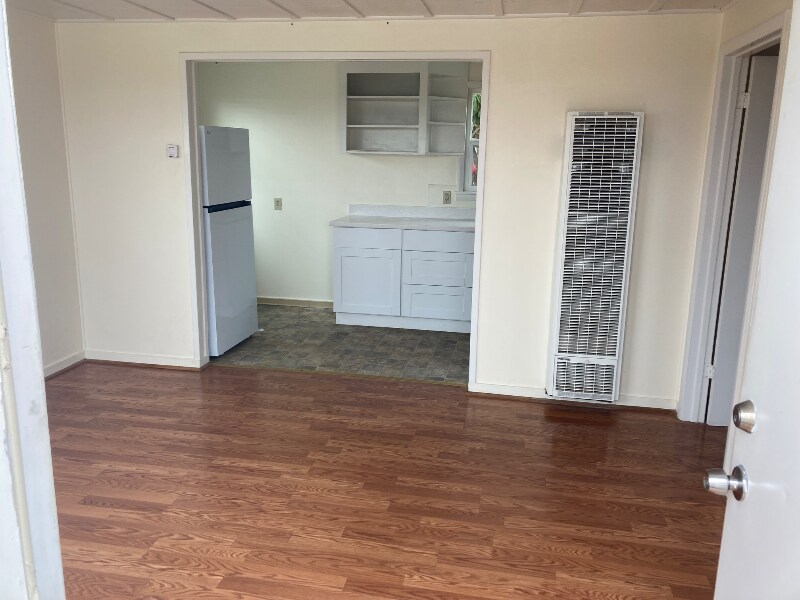 Building Photo - 1208 Wanda Ave