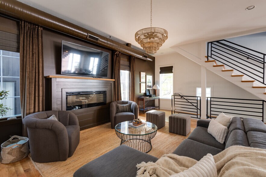 Building Photo - 1113 Wade Ave