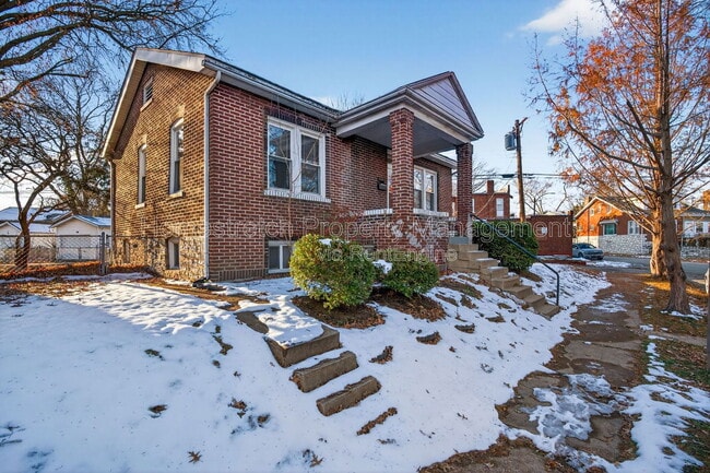 Building Photo - 4762 Alma Ave