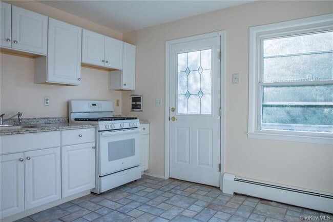 Building Photo - 8 Fillmore Ct