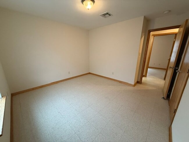 Building Photo - 2520 Crockett St