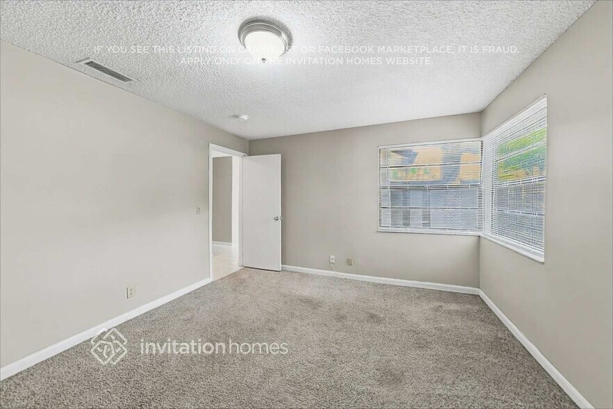 Building Photo - 381 Wildwood Ln E
