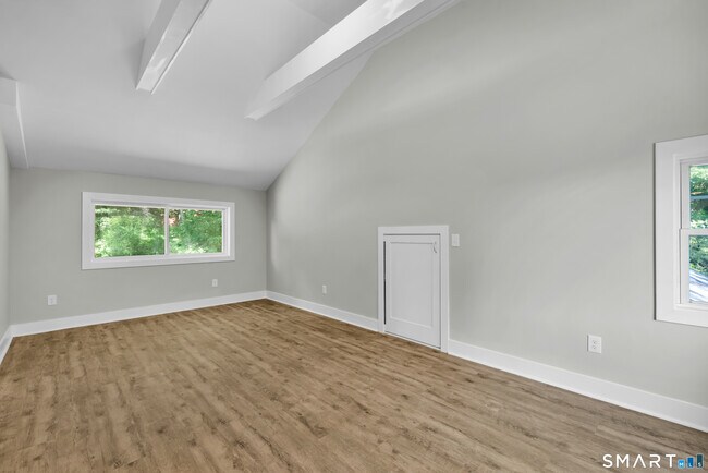Building Photo - 450 Danbury Rd