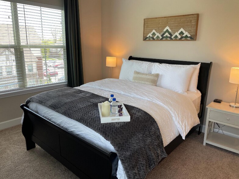 Building Photo - 700 Zumstein Ln