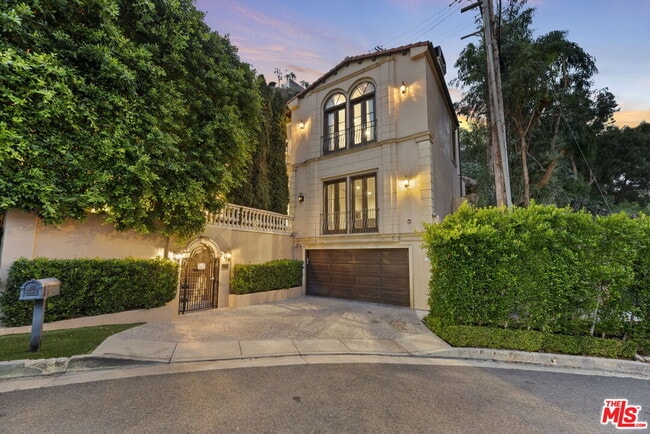Building Photo - 1465 Robmar Dr