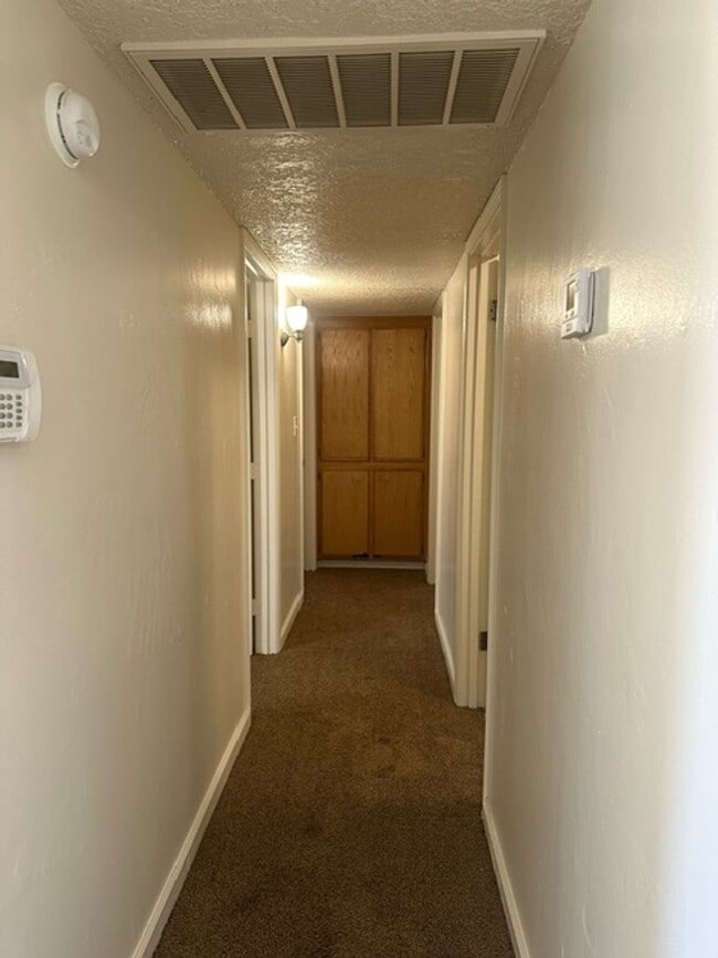 Building Photo - 708 Arvin St