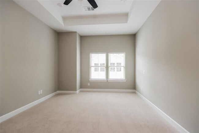 Building Photo - 5102 Royal Heath Dr