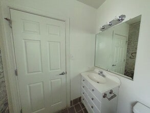 Building Photo - 301 Goshen St