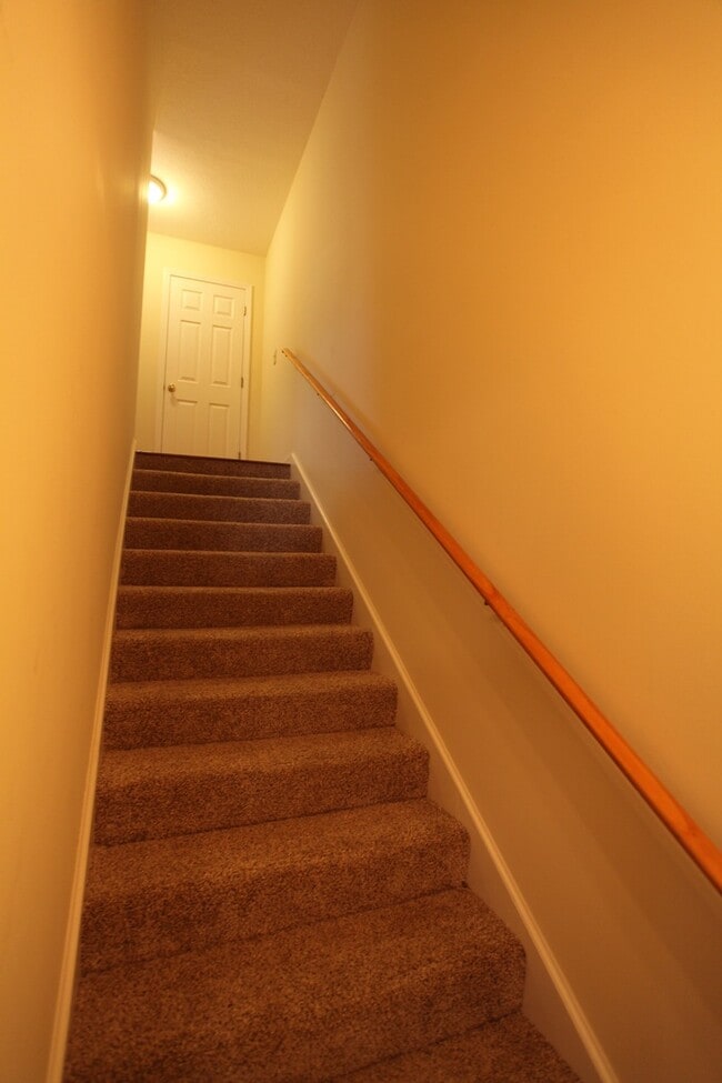 Building Photo - Cornerstone Condo Available Fall!