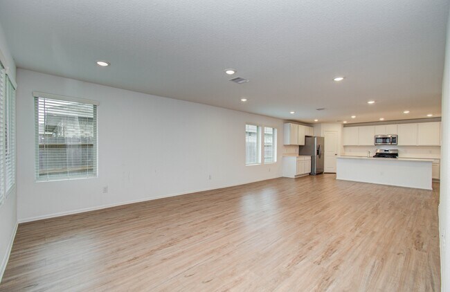 Building Photo - 9211 Redwood Br Dr