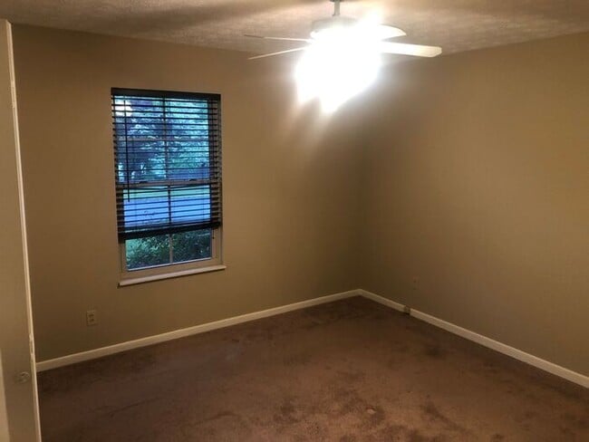 Building Photo - Charming 4-Bedroom Cape Cod Home in Knoxville