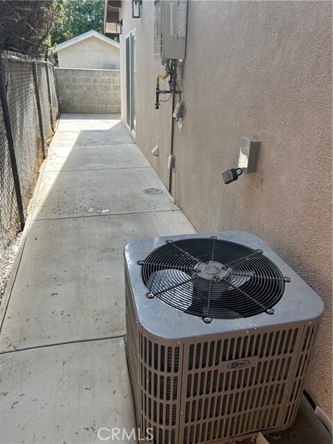 Building Photo - 6914 Adamson Ave