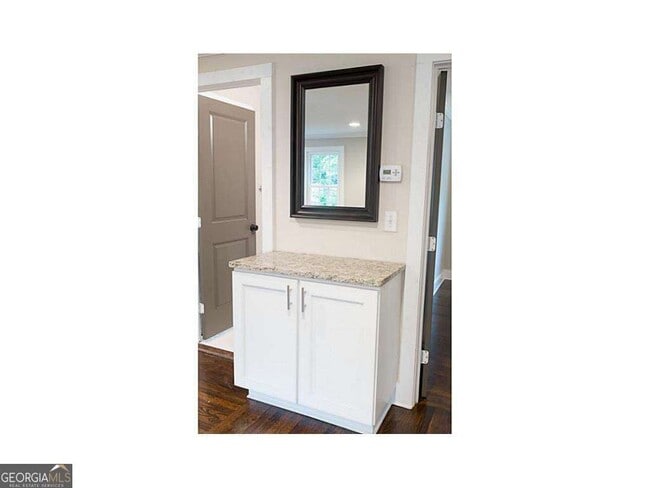 Building Photo - 784 Valley Brook Rd