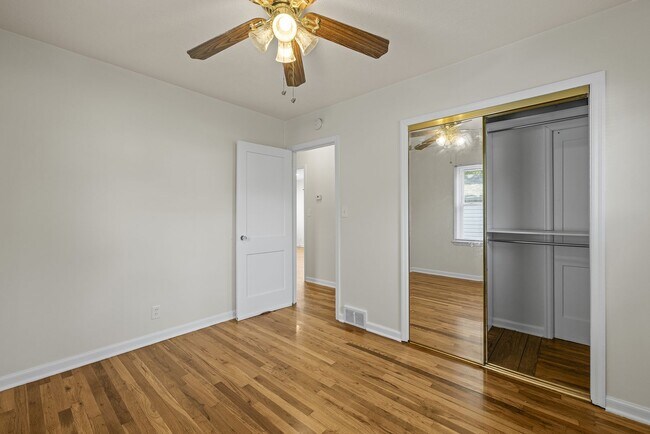 Building Photo - Cozy 3-Bedroom Ranch with Garage in Charming Old Towne Bellevue